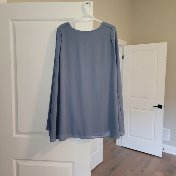 REVAMPED sleeveless mini dress with cape - Picture 3 of 7